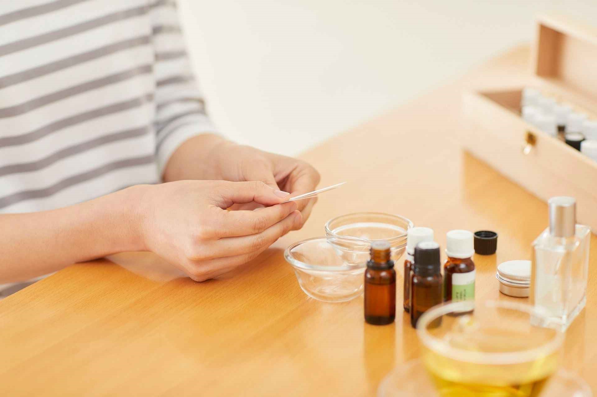 Fragrance Oil Trends in the Commercial Cleaning Sector: A Growing Opportunity 2 Fragrance Oil Trends in the Commercial Cleaning Sector A Growing Opportunity 3