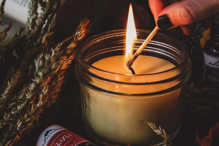 Customizing Fragrance Blends for the Candle Manufacturing Industry 6 Customizing Fragrance Blends for the Candle Manufacturing Industry 1