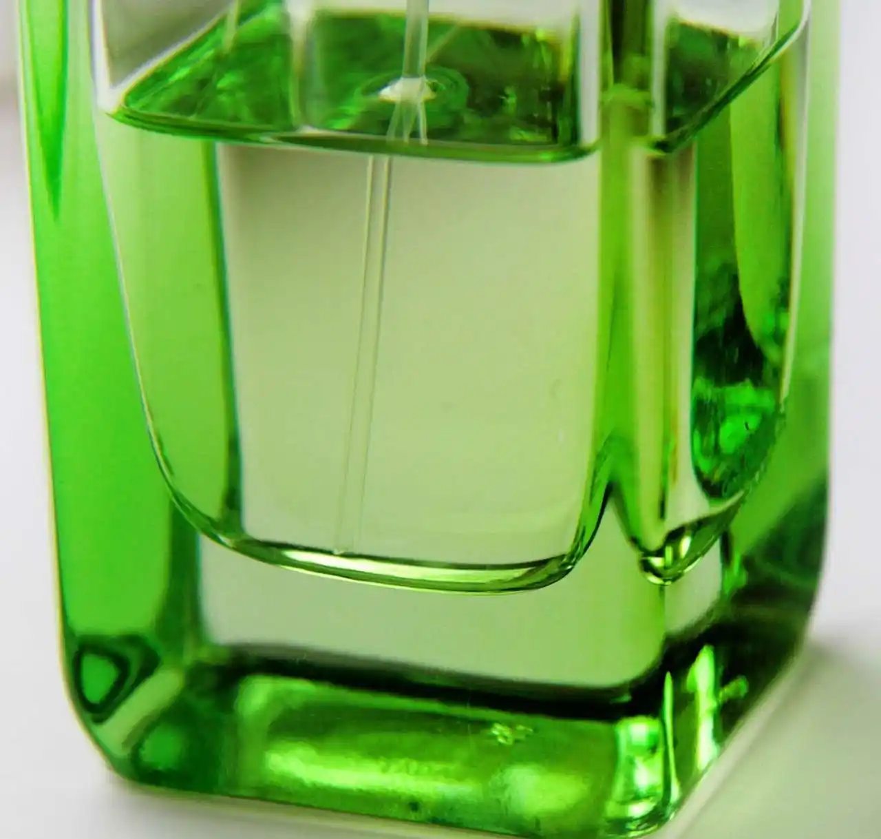 Óleo de fragrância a granel para marcas de velas e sabonetes: O que fazer e o que não fazer em termos técnicos 1 Óleo de fragrância a granel para marcas de velas e sabonetes Dos e dos técnicos 3