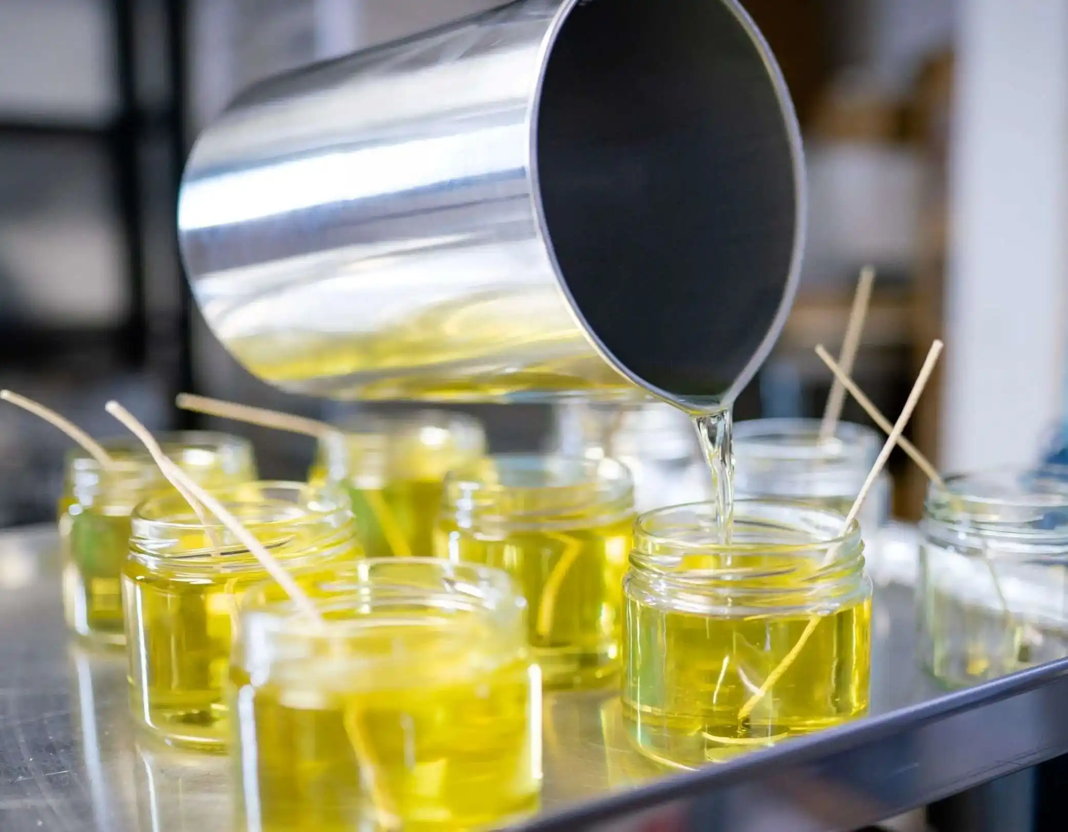 Fragrance Oils for Scented Candles: Flash Point, Color, and Throw Explained 3 Fragrance Oils for Scented Candles Flash Point Color and Throw Explained 4