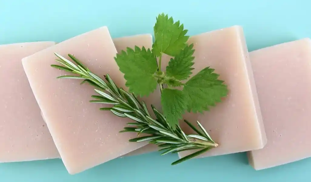 Formulation Considerations for Fragrance Oils in Solid Shampoo and Conditioner Bars 2