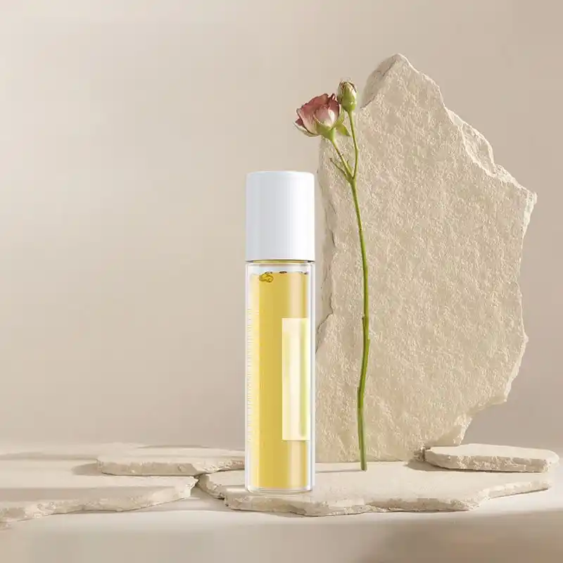 Hand cream fragrances balancing evaporation and skin stay