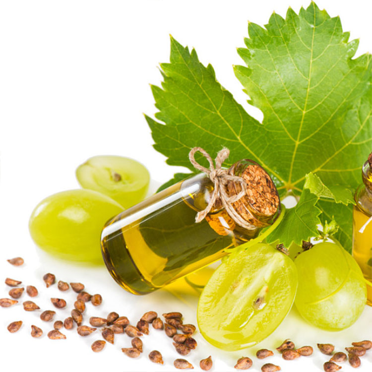 How to Select and Incorporate Fragrance Oils in Cosmetics