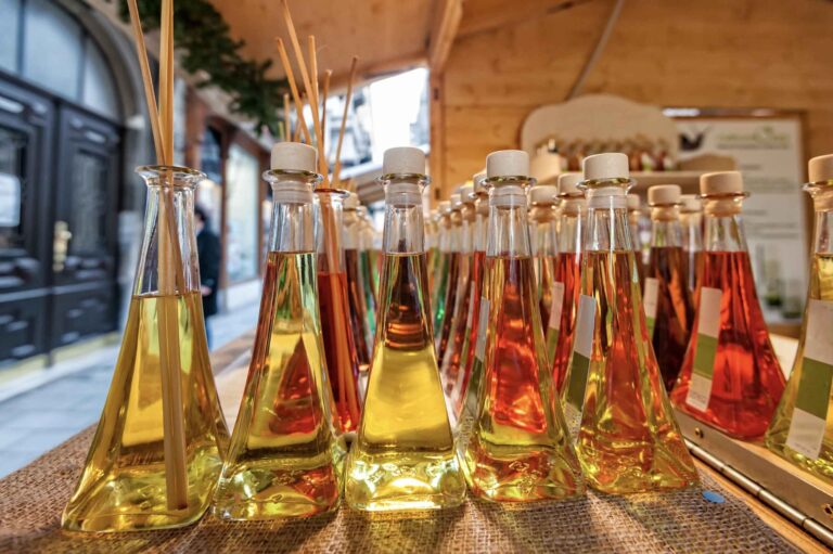 Custom Fragrance Oil Development: From Brief to Bulk Production 1 Custom Fragrance Oil Development From Brief to Bulk Production