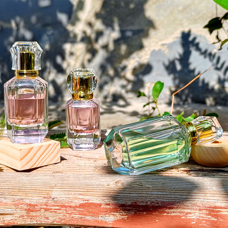 Oil-Based Perfume vs Alcohol-Based Perfume 2 Oil-Based Perfume
